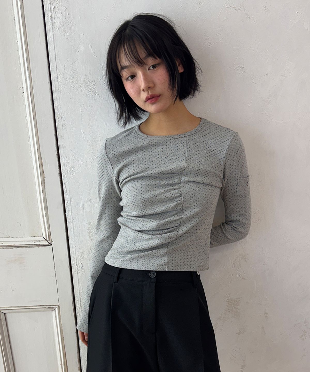 론론(RONRON) RUCHED SLIM FIT T SHIRT GREY DOT