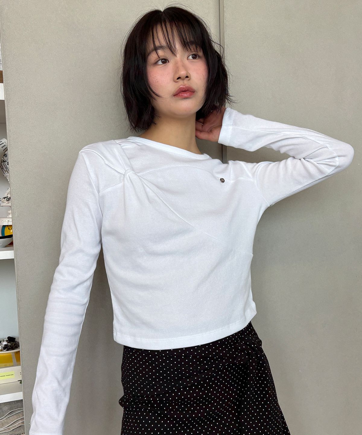 론론(RONRON) KNOT SEAM LONG SLEEVE WHITE