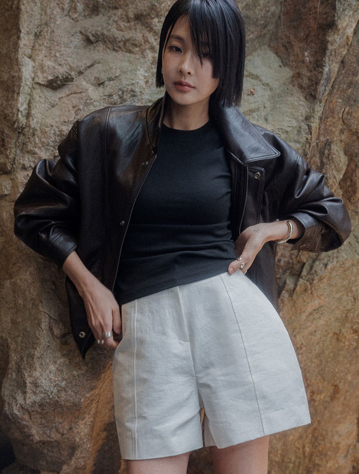 메무아(MEMUA) 에딘 5부 모달 티셔츠(블랙)