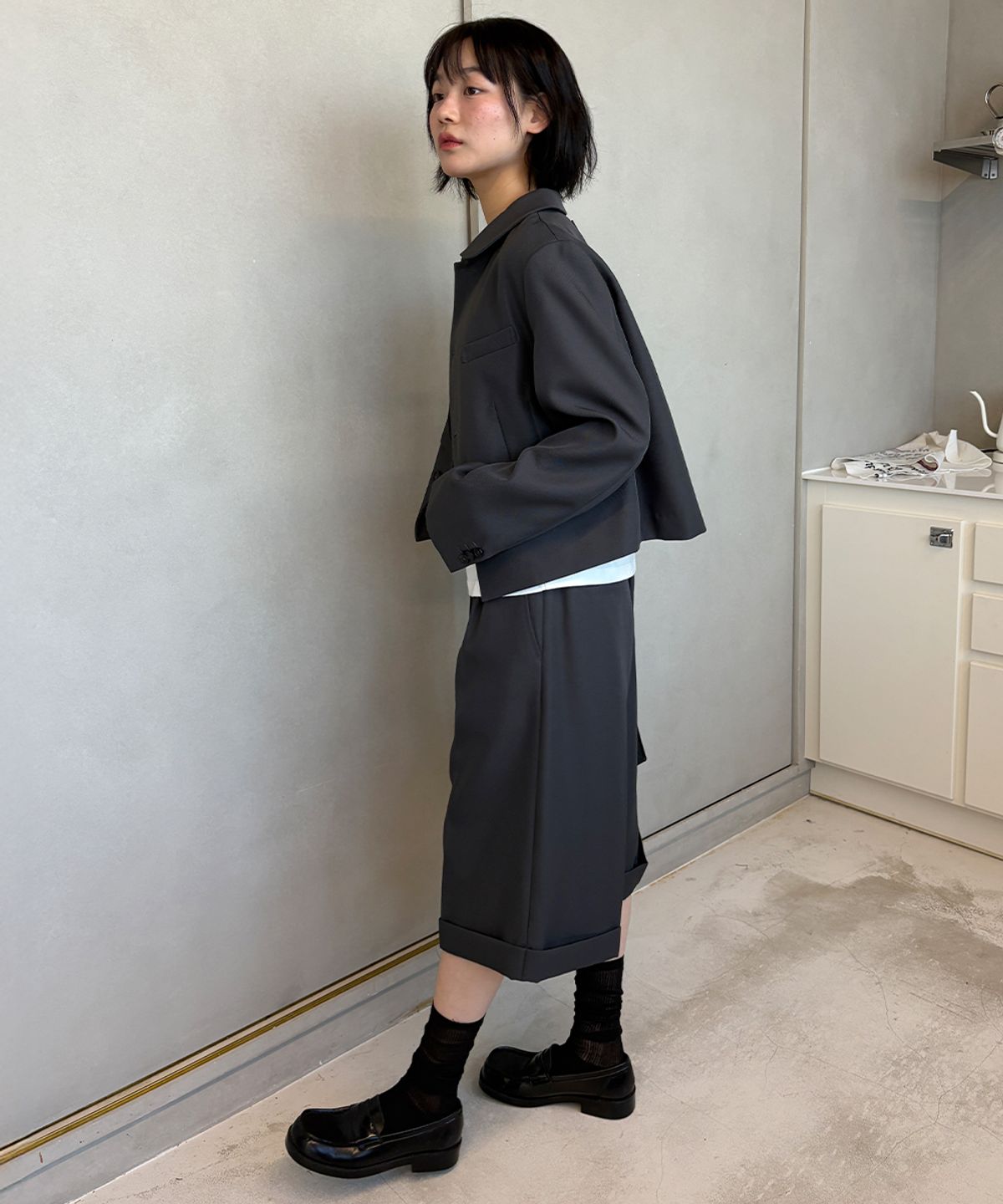 론론(RONRON) RELAXED BANDING HALF PANTS GREY