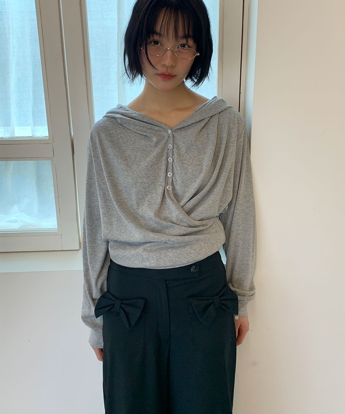 론론(RONRON) RIBBON POCKET SHIRRING BERMUDA PANTS BLACK