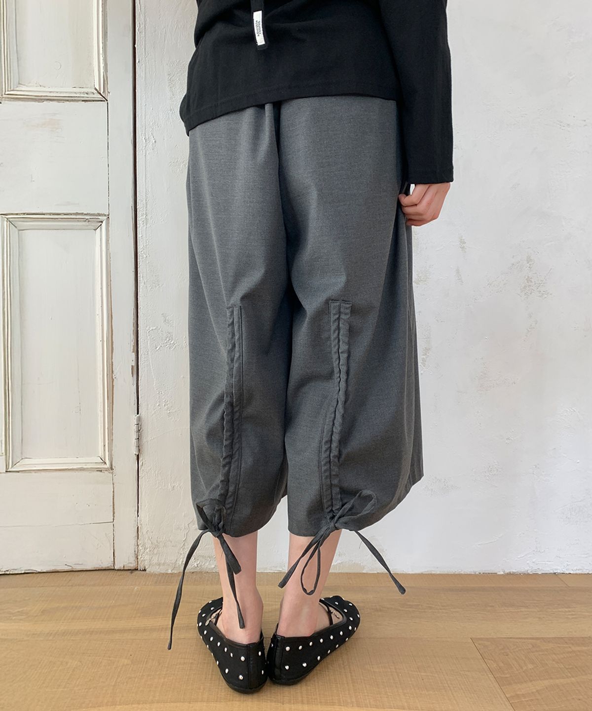론론(RONRON) RIBBON POCKET SHIRRING BERMUDA PANTS GREY