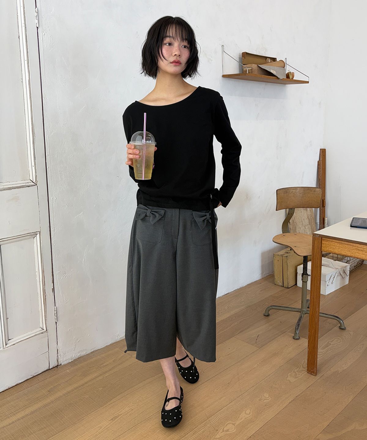론론(RONRON) RIBBON POCKET SHIRRING BERMUDA PANTS GREY