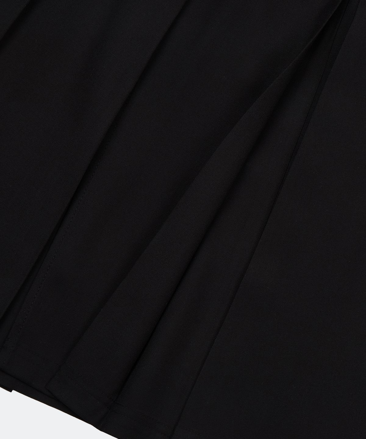유지(YUJI) MIDI PLEATED SKIRT BLACK