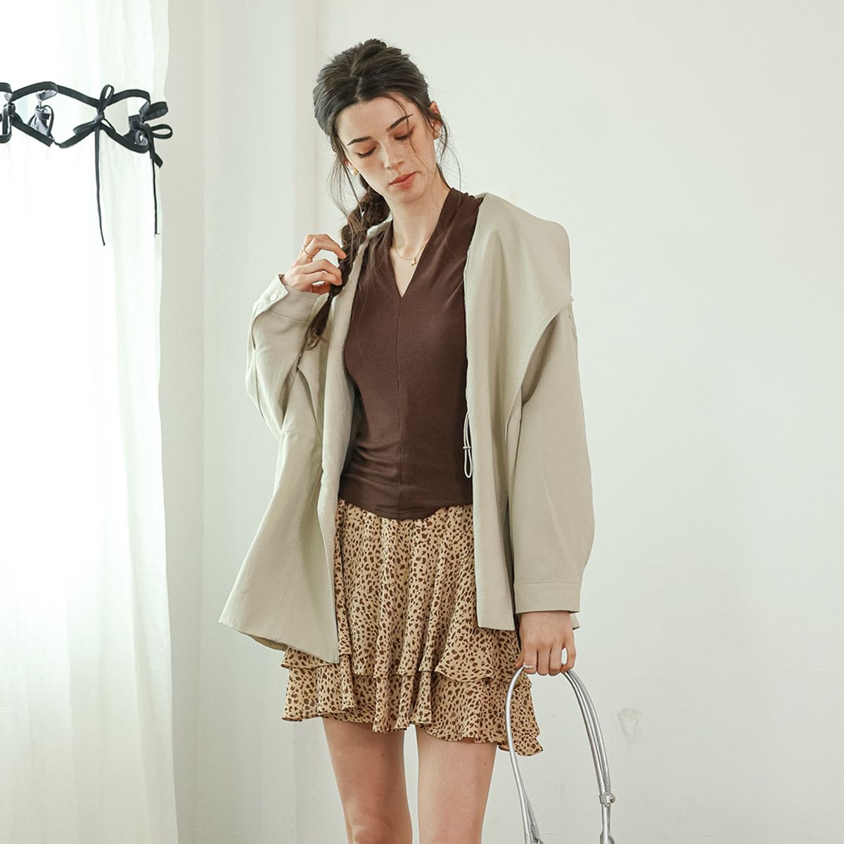던드롭(DUNDROP) DD_Draped collar lightweight jacket_LIGHT BEIGE