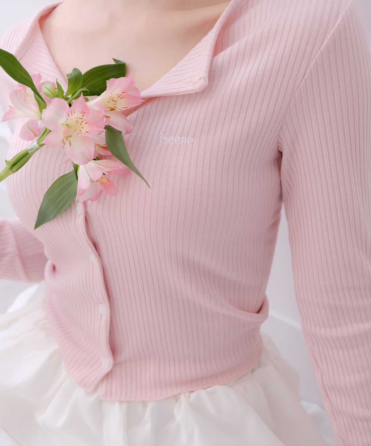 아이씨에(ISEEAE) First Love Cardigan (Baby Pink) + Scrunchie Set