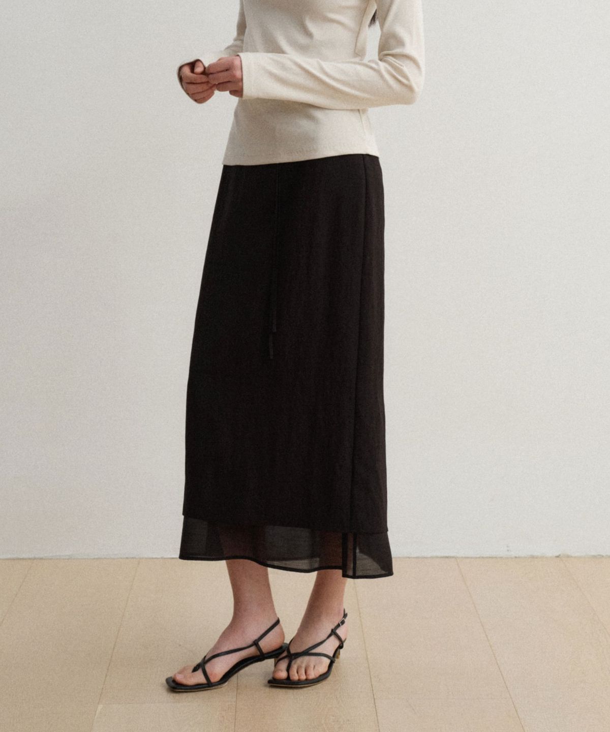 토와브(TOWAV) NUUA H SKIRT_BLACK