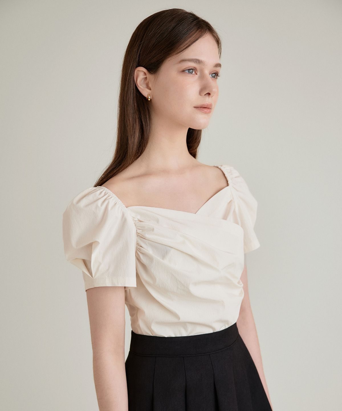 토와브(TOWAV) BELL DRAPE BLOUSE_CREAM