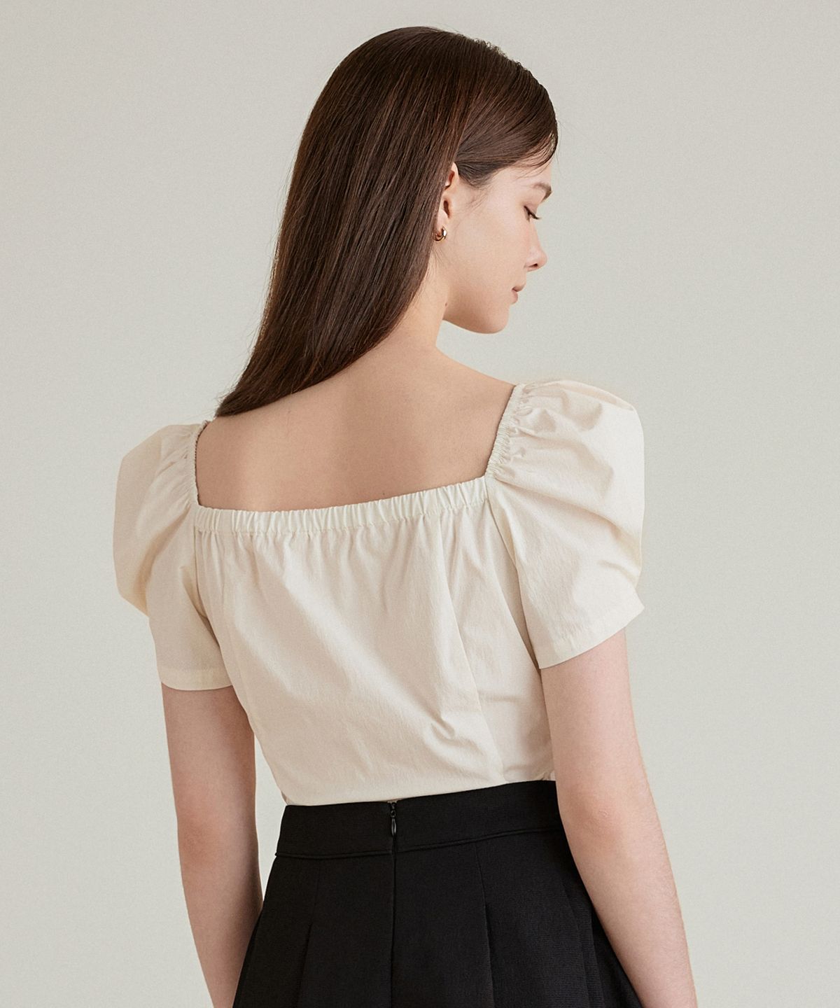 토와브(TOWAV) BELL DRAPE BLOUSE_CREAM