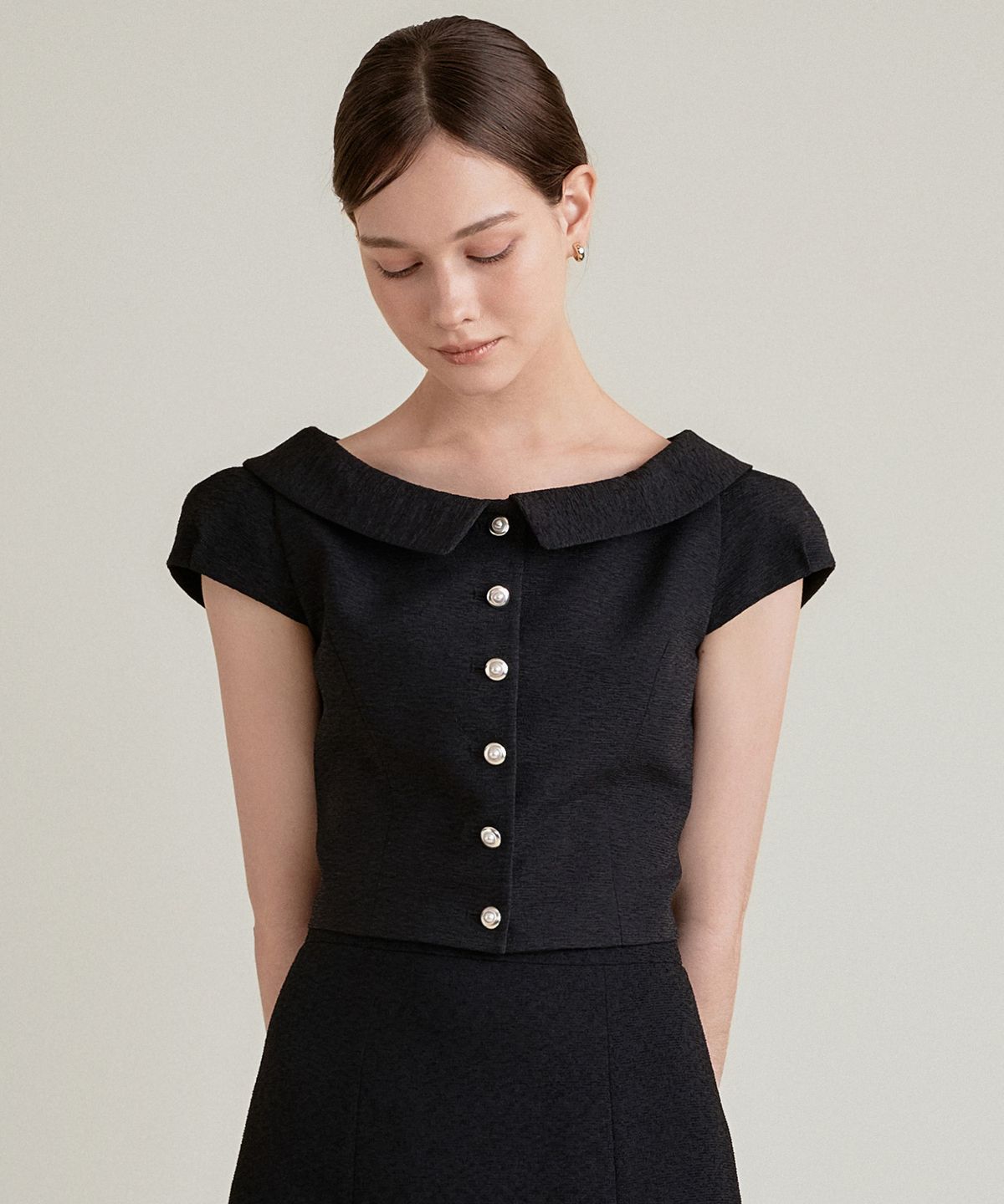 토와브(TOWAV) ANN SHORT SLEEVE JACKET_BLACK