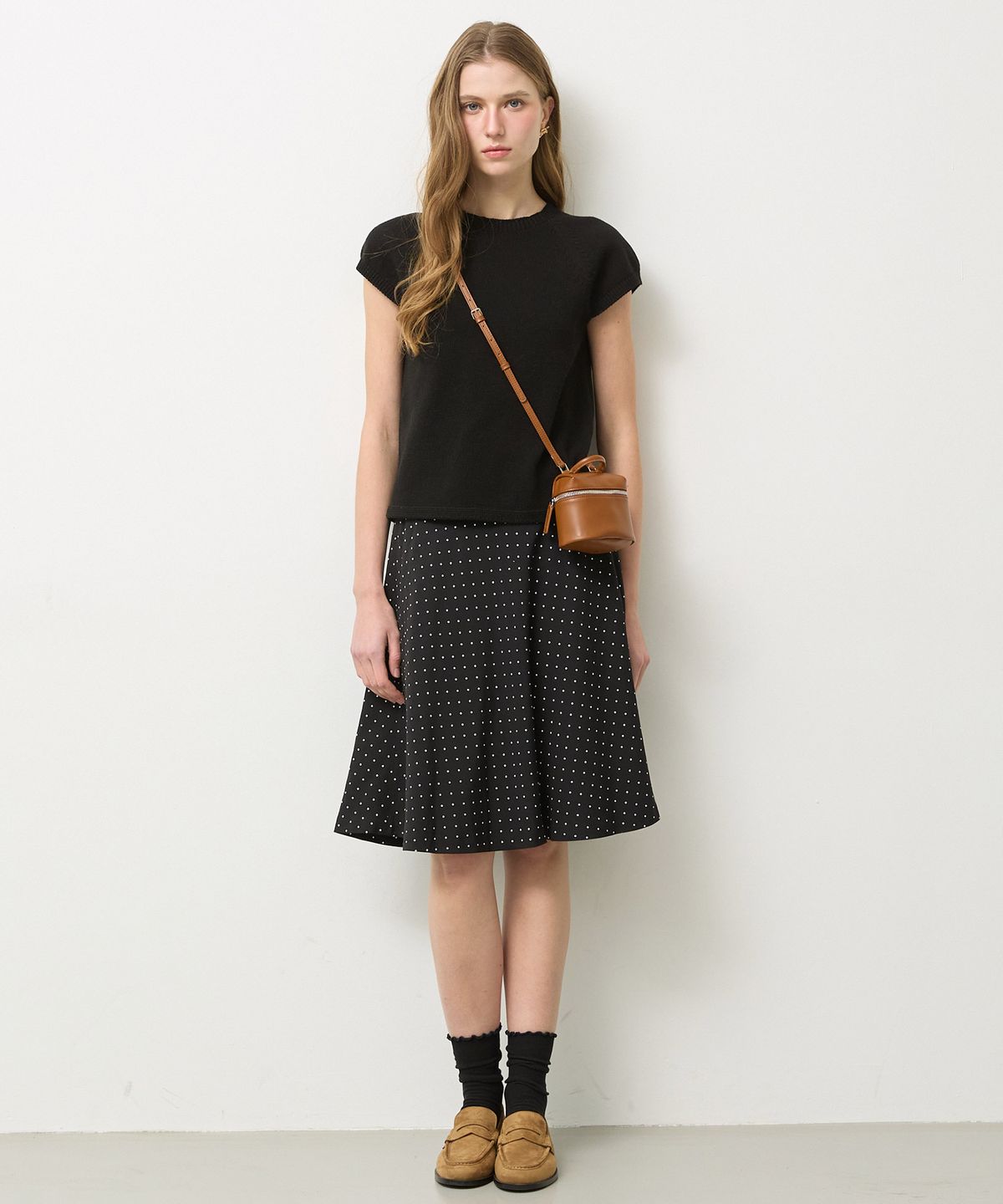 뉴루키(NEW LOOKY) Feminine short-sleeved knit_Black