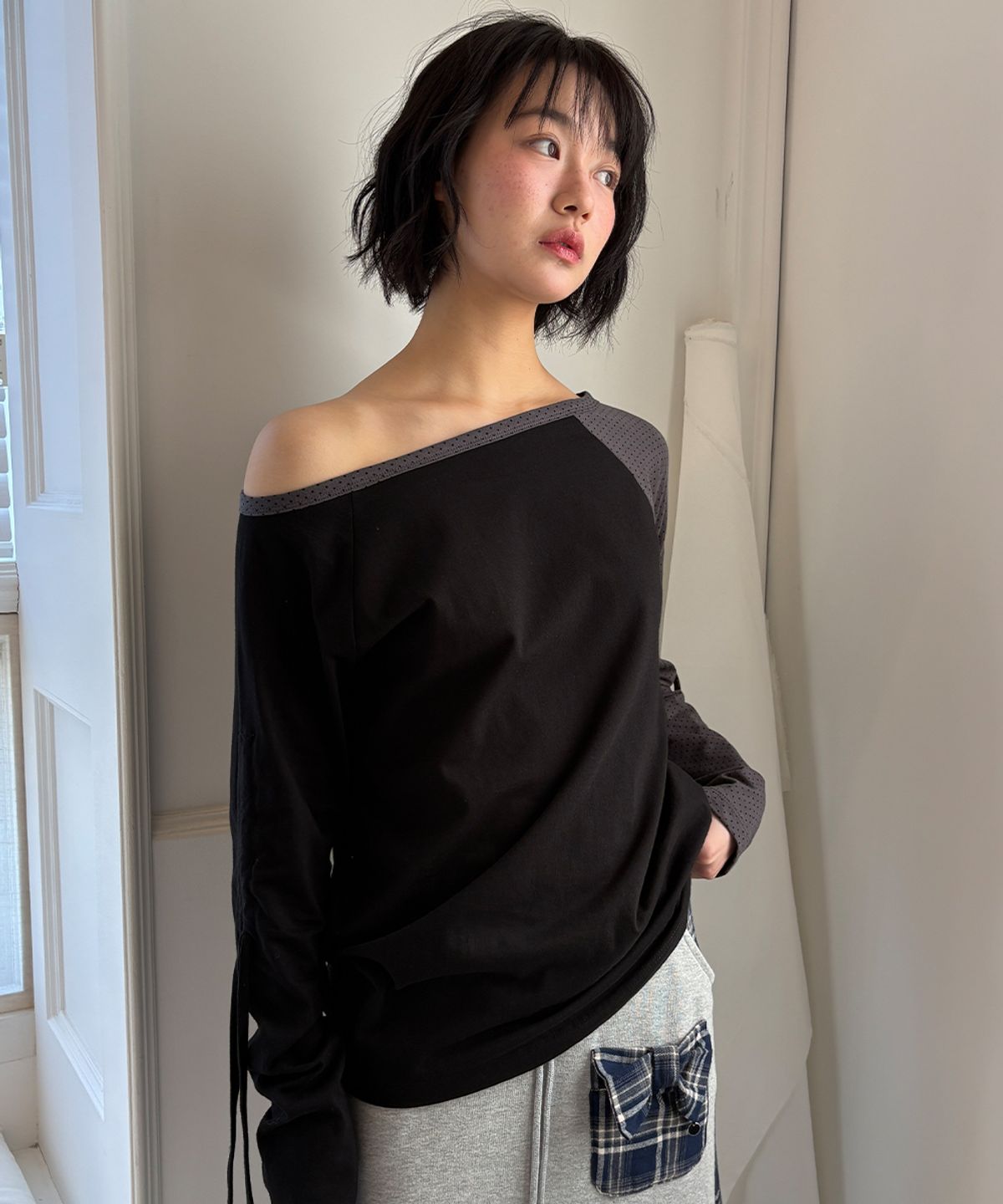 론론(RONRON) DOT BOAT NECK RIBBON STRING LONG SLEEVE BLACK