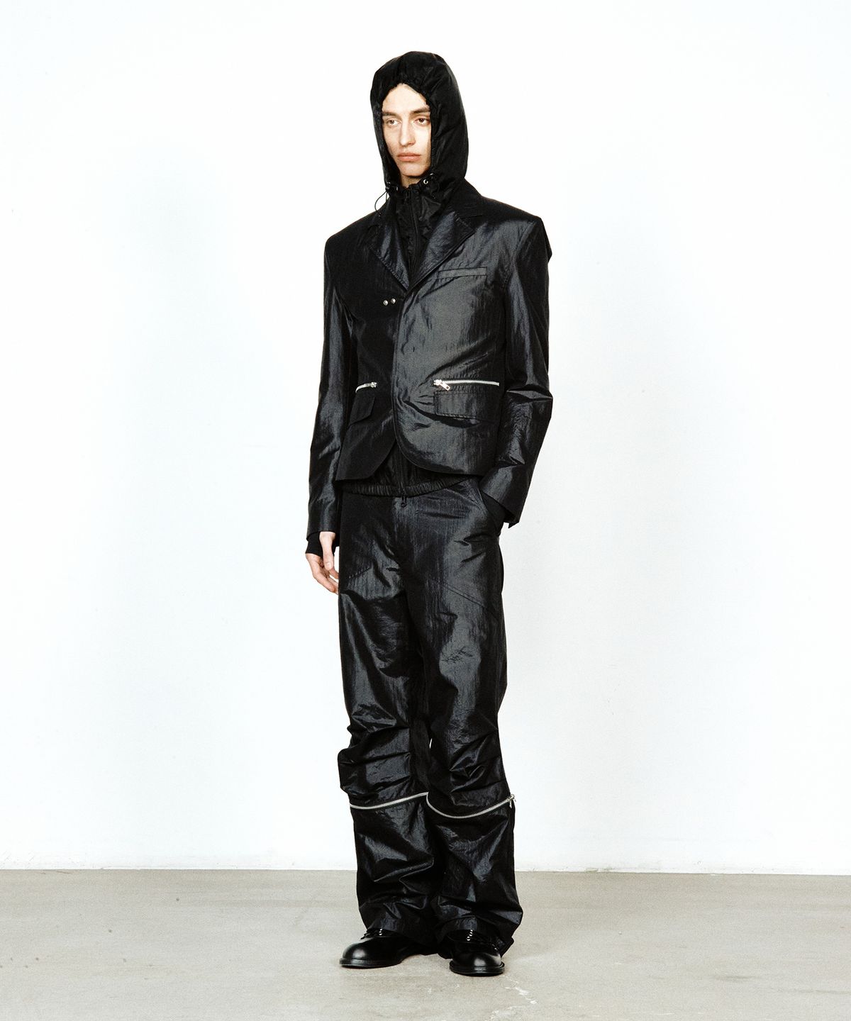 유지(YUJI) TECH ZIP PANTS BLACK