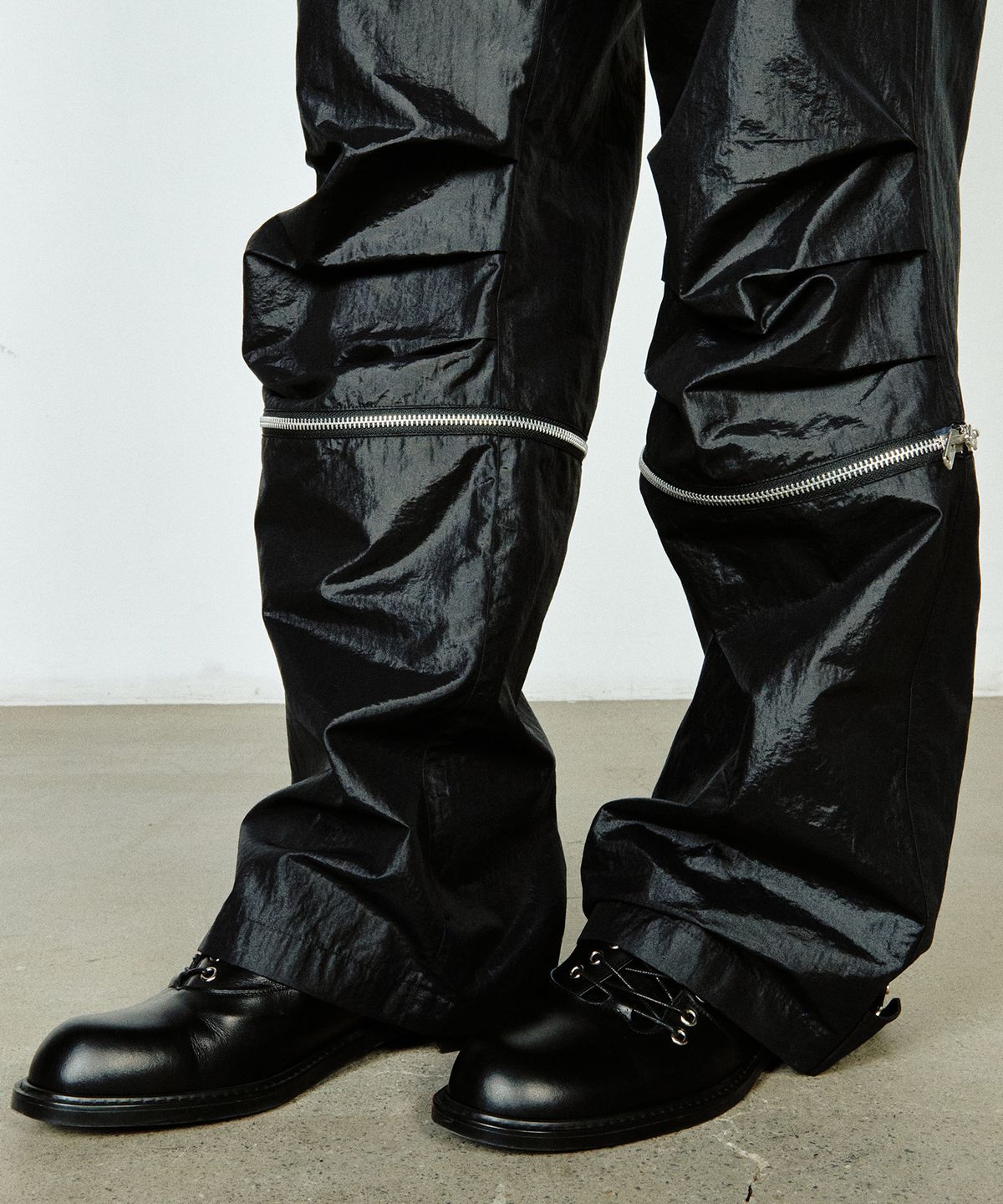 유지(YUJI) TECH ZIP PANTS BLACK
