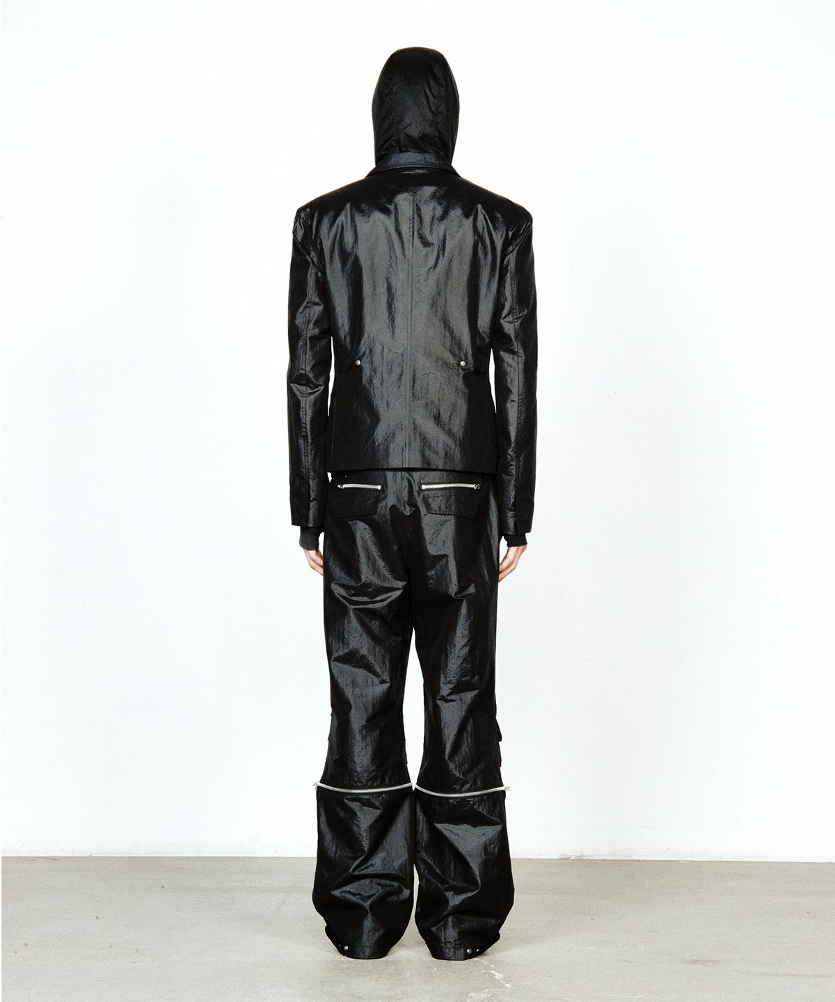 유지(YUJI) TECH ZIP BLAZER BLACK