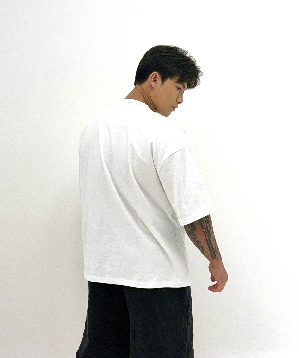 바벨웍스(BARBELLWORKS) 짐웨어 스트릿스텐다드 오버 박스 핏