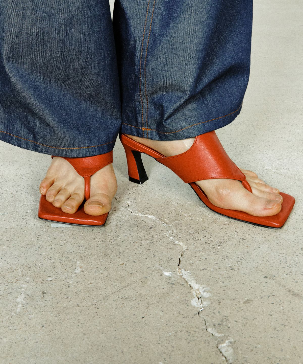 유지(YUJI) TORING HEEL RED