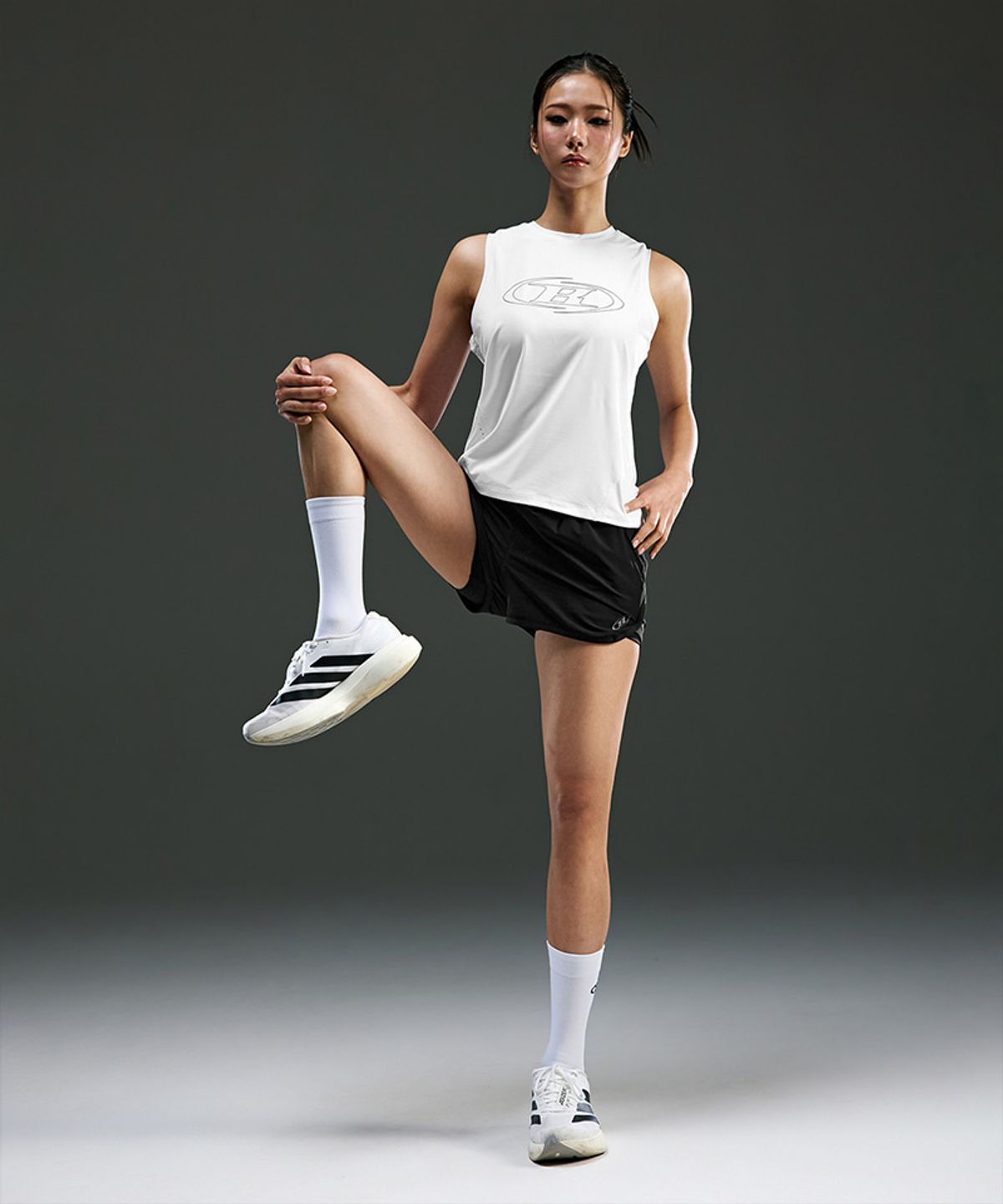 본투윈(BORN TO WIN) W STROKE B RELAX FIT SLEEVELESS [WHITE]