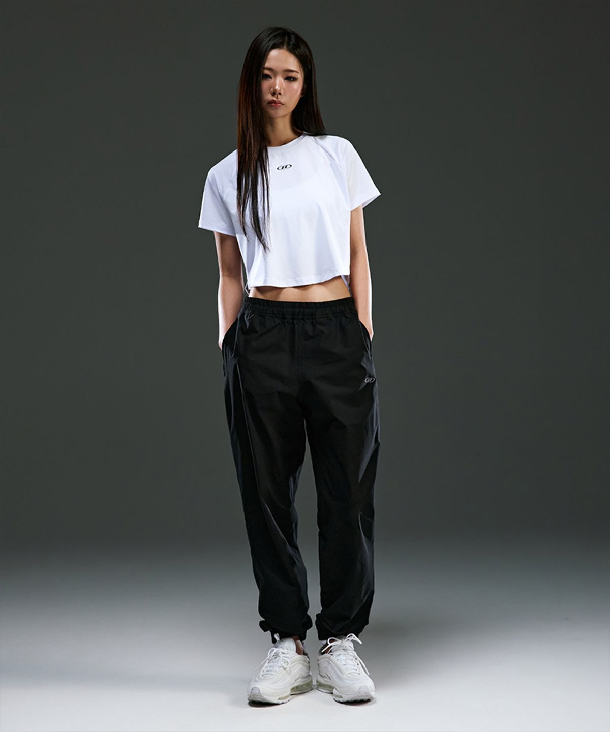 본투윈(BORN TO WIN) W SYMBOL B COOLEVER CROP T-SHIRTS [WHITE]