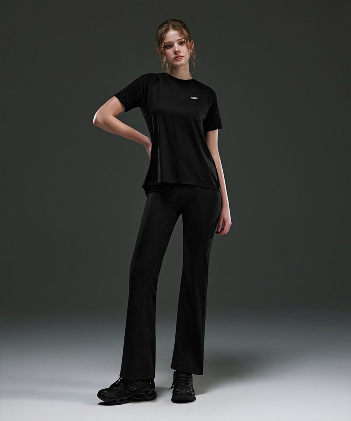 본투윈(BORN TO WIN) W SLIT COVER UP T-SHIRTS [BLACK]