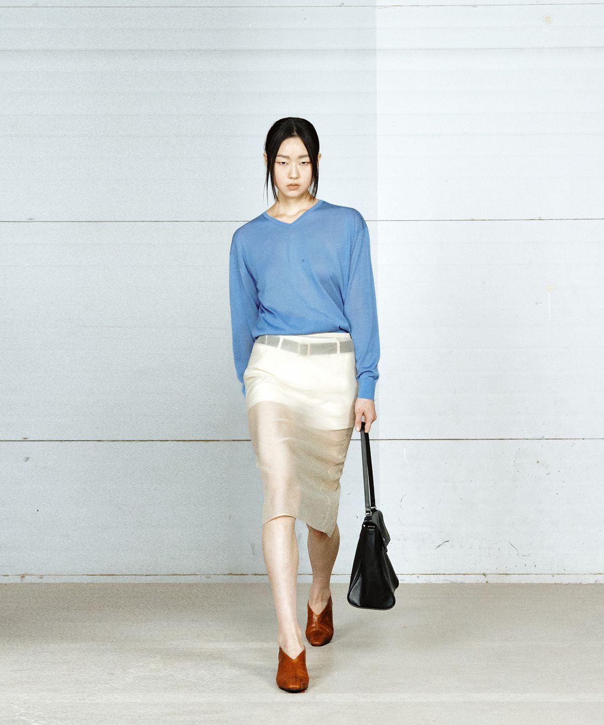 유지(YUJI) SPEAR HEEL CAMEL BROWN
