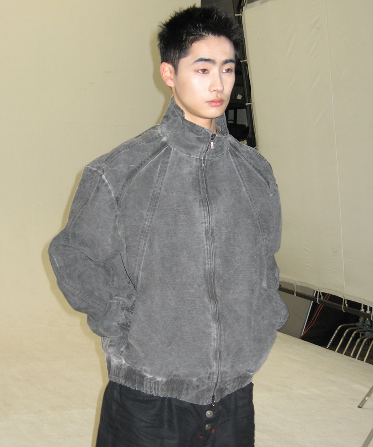 엔드릭스(EDLIX) Edge-Bound Dyed High-Neck Jacket (Black)