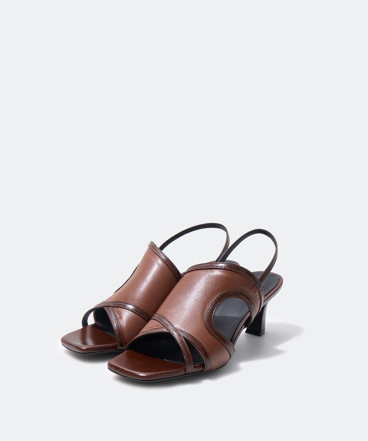 유지(YUJI) ORBE SLINGBACK BROWN