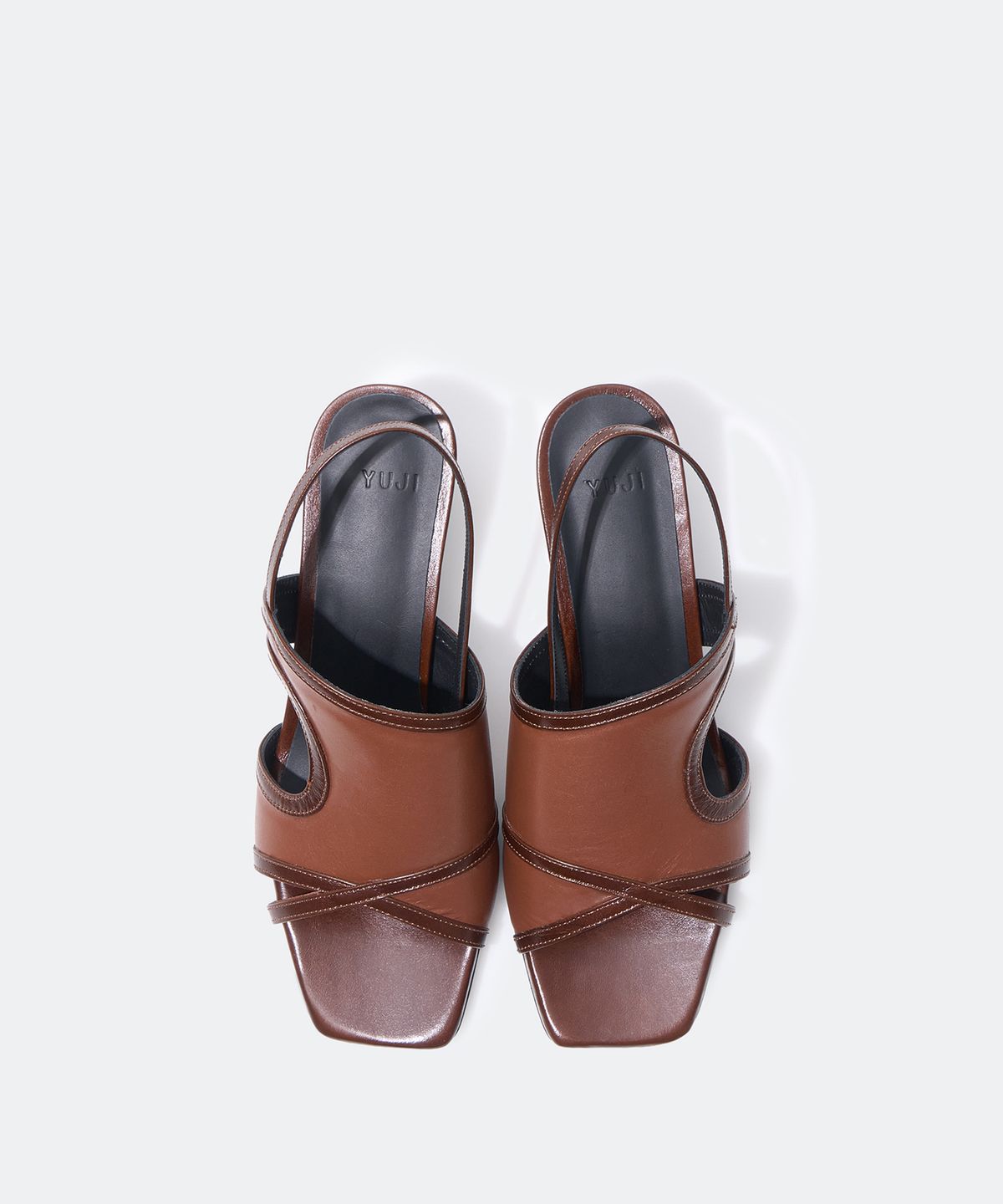 유지(YUJI) ORBE SLINGBACK BROWN