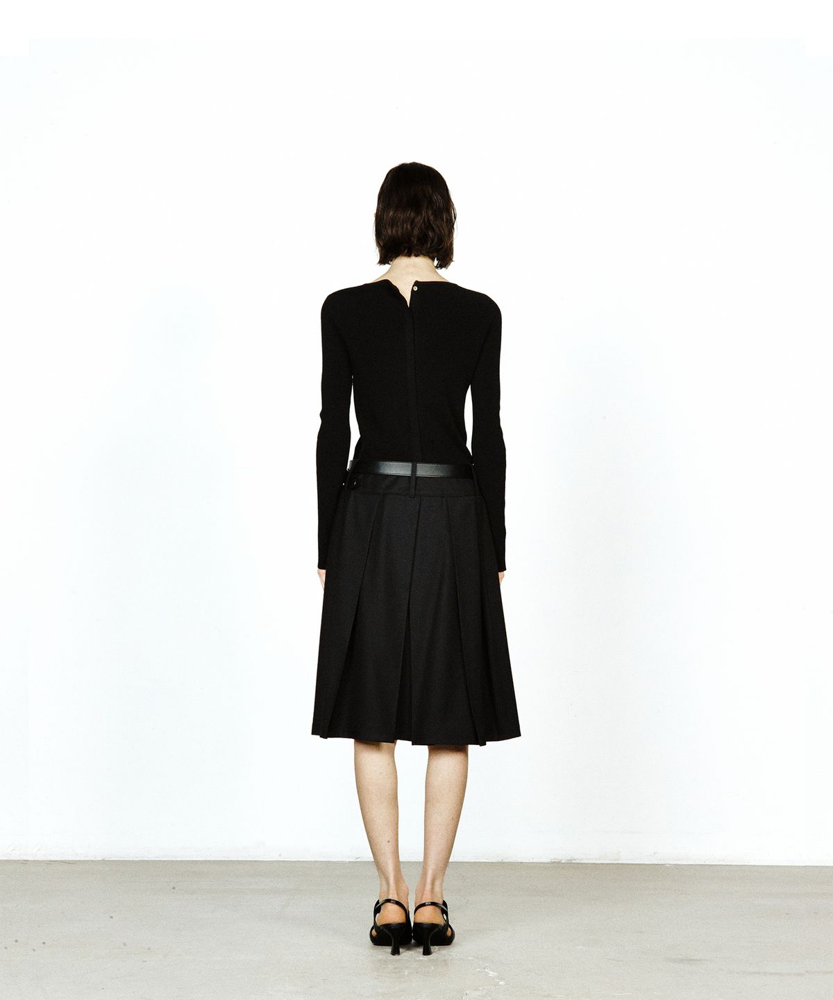 유지(YUJI) ORBE SLINGBACK BLACK