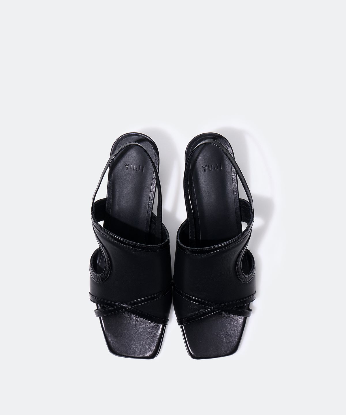 유지(YUJI) ORBE SLINGBACK BLACK