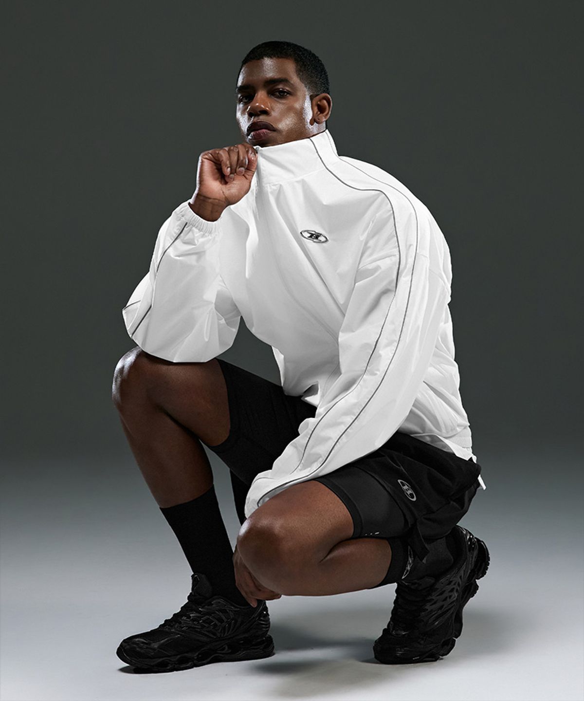 본투윈(BORN TO WIN) CHROME B WARM UP JACKET [WHITE]