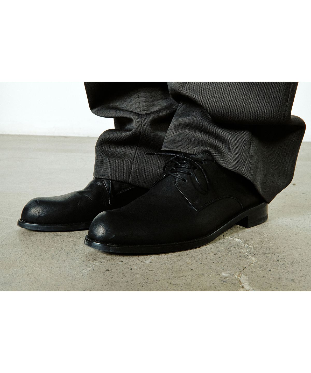 유지(YUJI) FOMCORE DERBY SHOES BLACK