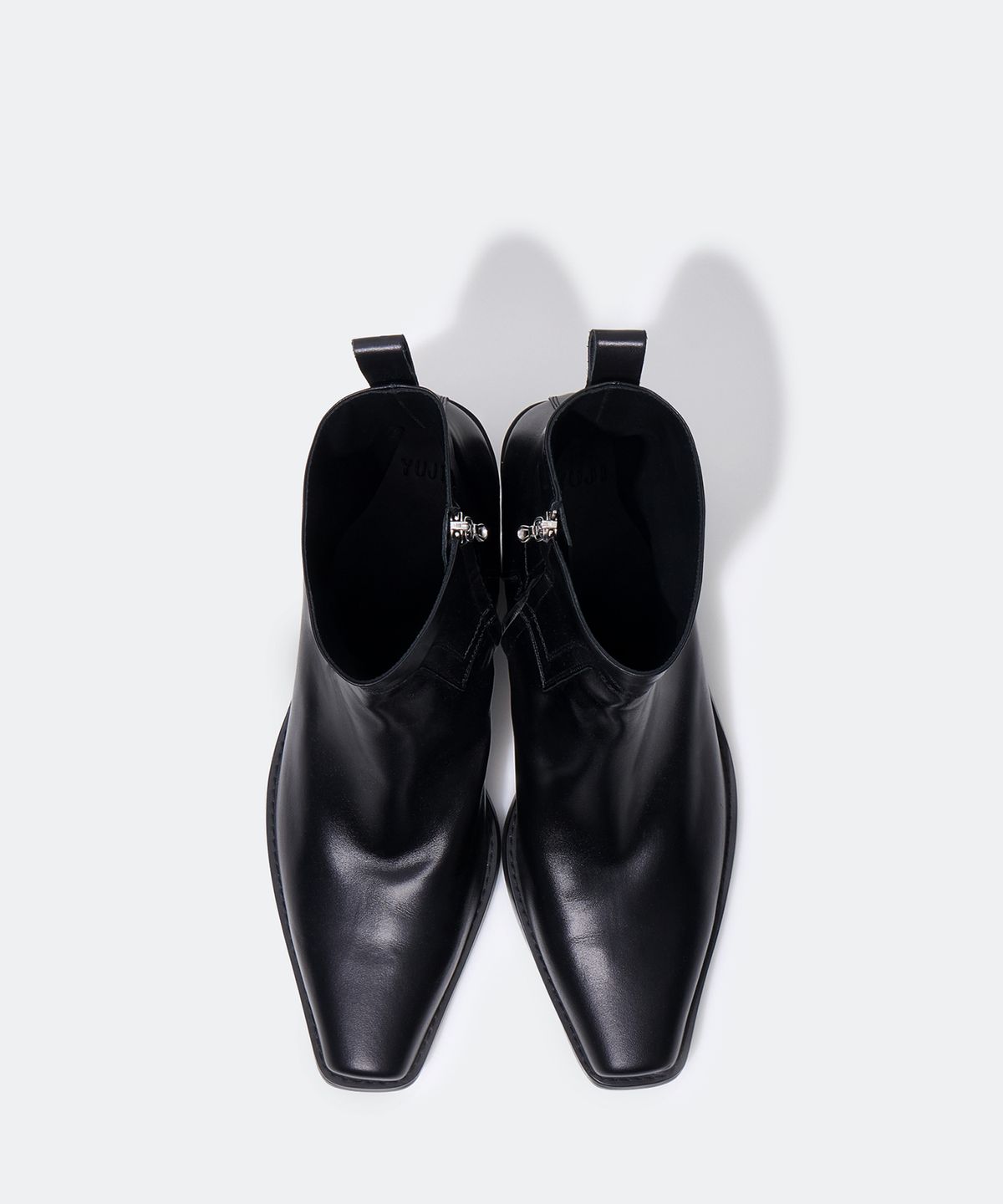 유지(YUJI) RIRI CHELSEA BOOT BLACK