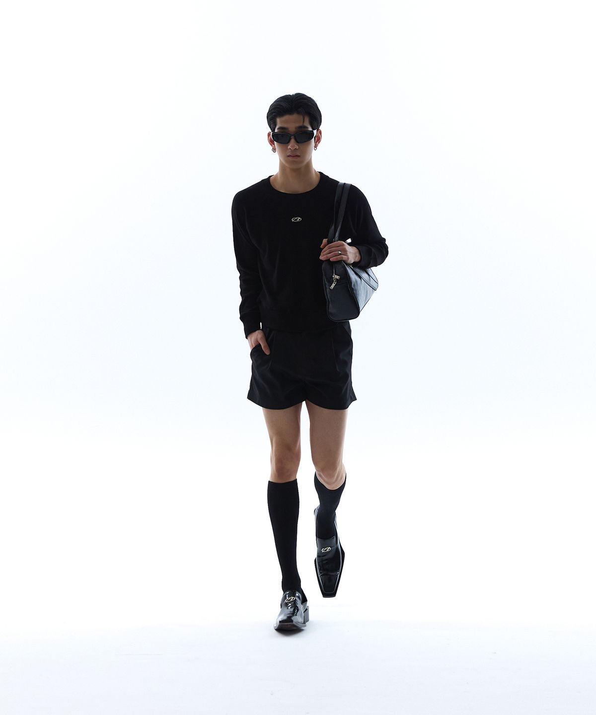 모어댄블랙(MORE THAN BLACK) LOGO MICRO SHORTS