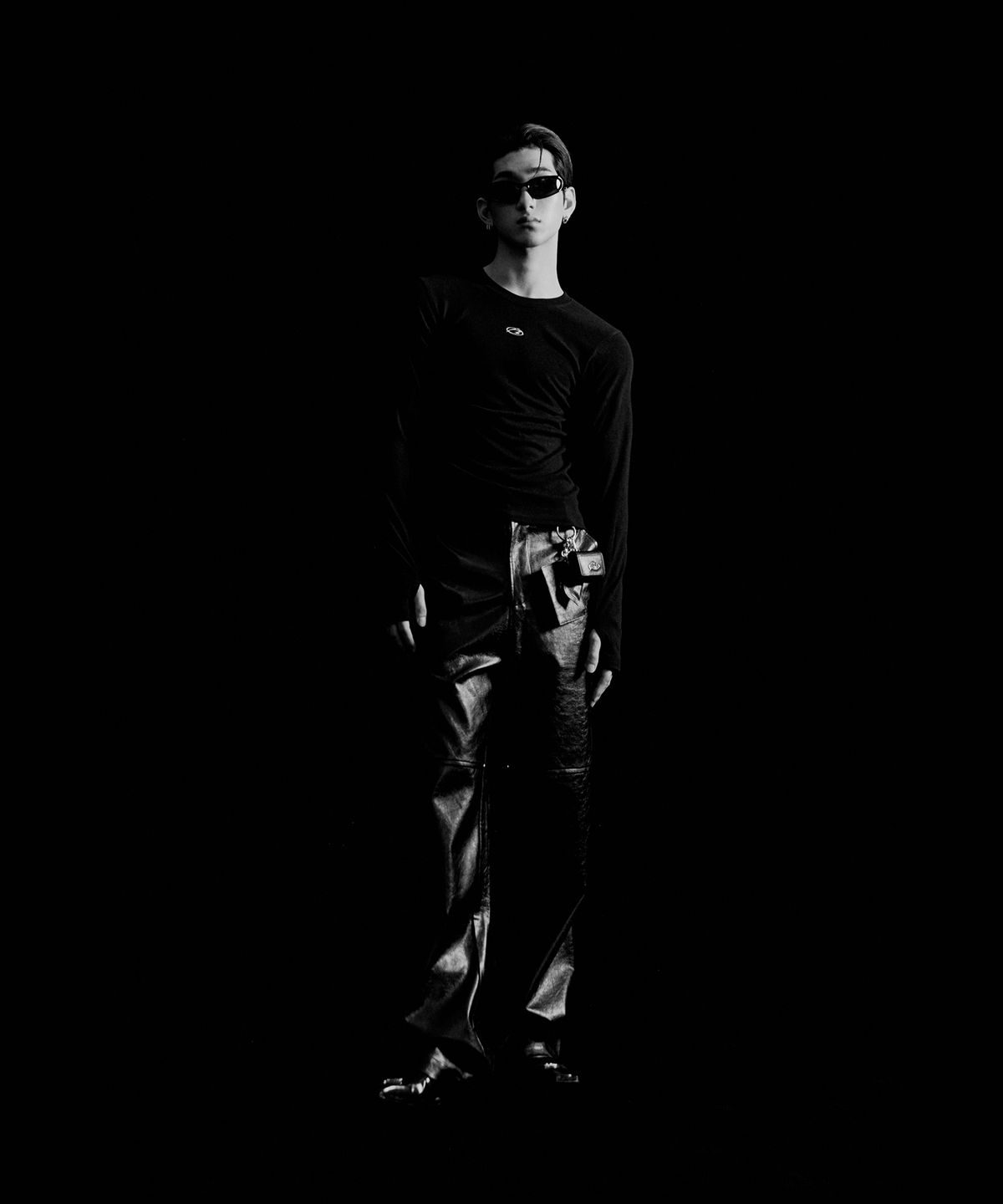 모어댄블랙(MORE THAN BLACK) LOGO LONG SLEEVE