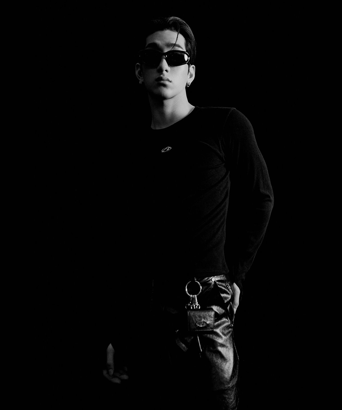 모어댄블랙(MORE THAN BLACK) LOGO LONG SLEEVE