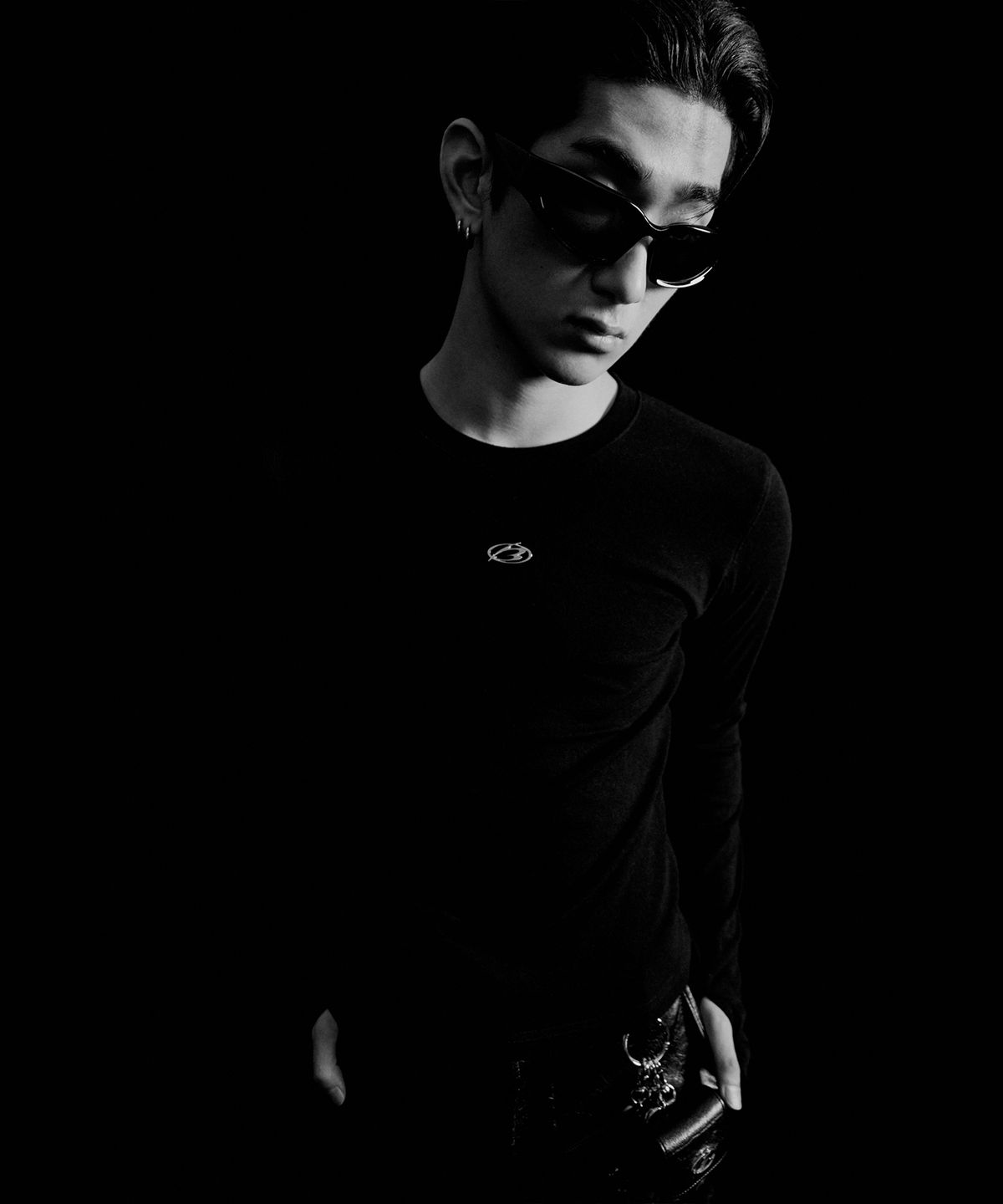 모어댄블랙(MORE THAN BLACK) LOGO LONG SLEEVE