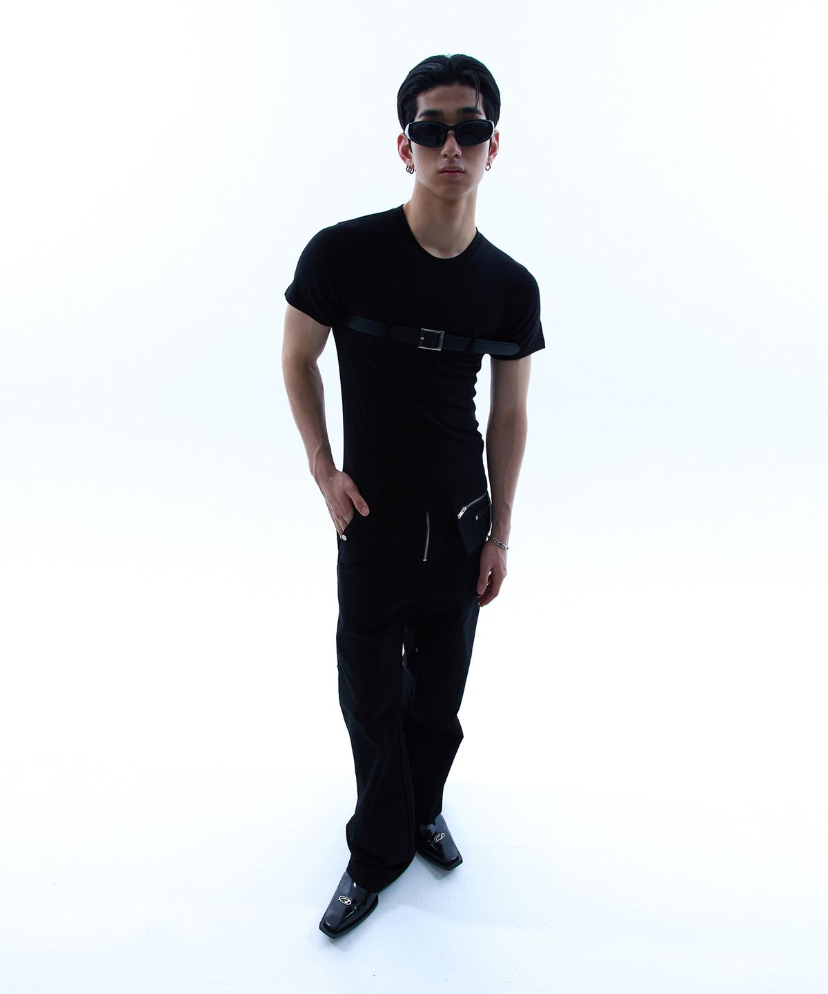 모어댄블랙(MORE THAN BLACK) BELT HALF SLEEVE