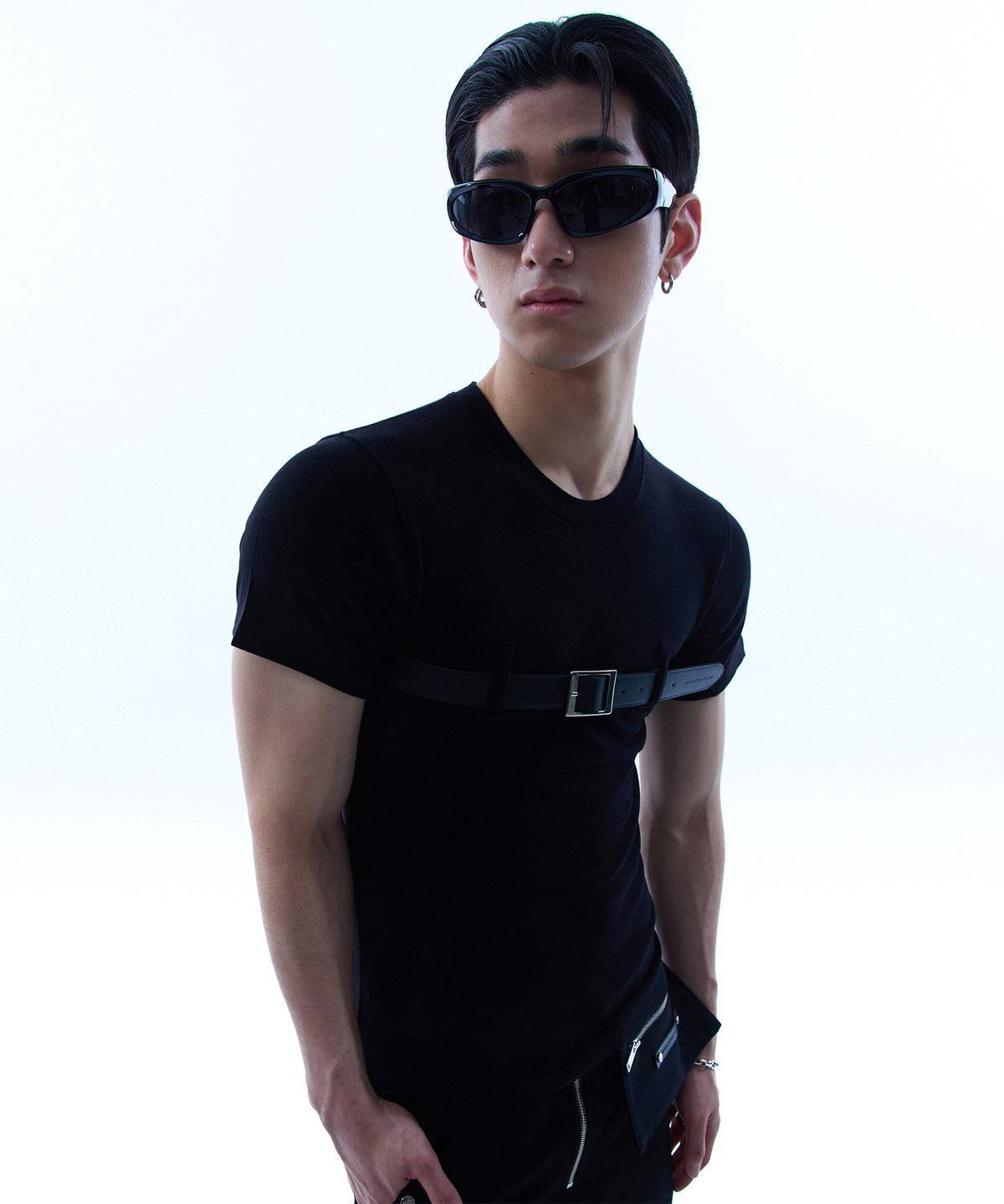 모어댄블랙(MORE THAN BLACK) BELT HALF SLEEVE