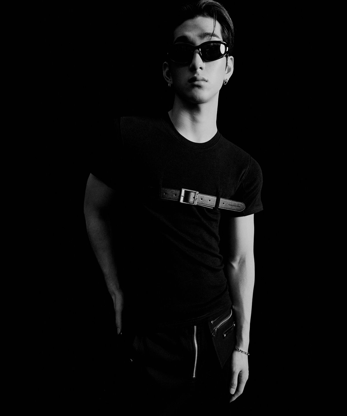 모어댄블랙(MORE THAN BLACK) BELT HALF SLEEVE