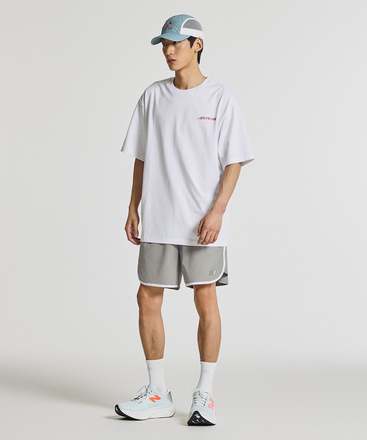 뉴발란스(NEW BALANCE) NBNEG21463 / UNI 살라고뛴다 픽토그램 반팔티 (WHITE)