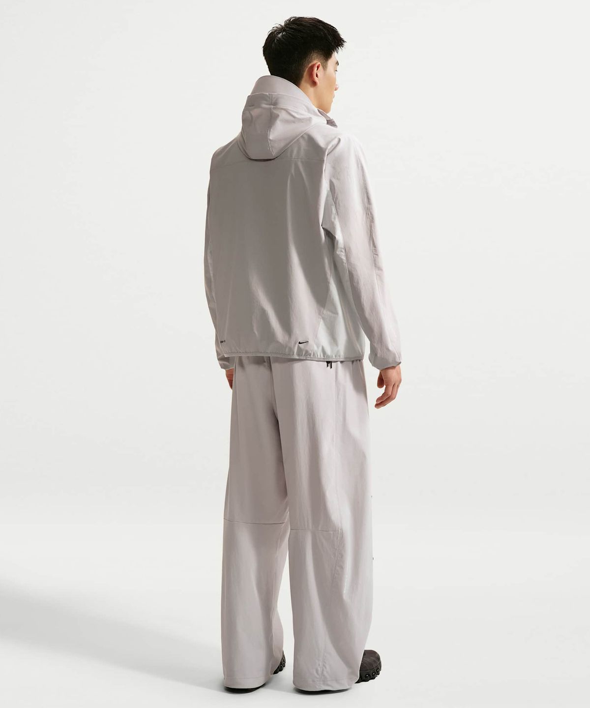 나이키(NIKE) 테크 헬리오스 드라이 핏 긴소매 셸 M - 그레이 포그:오프 화이트:블랙 / IF0904-097