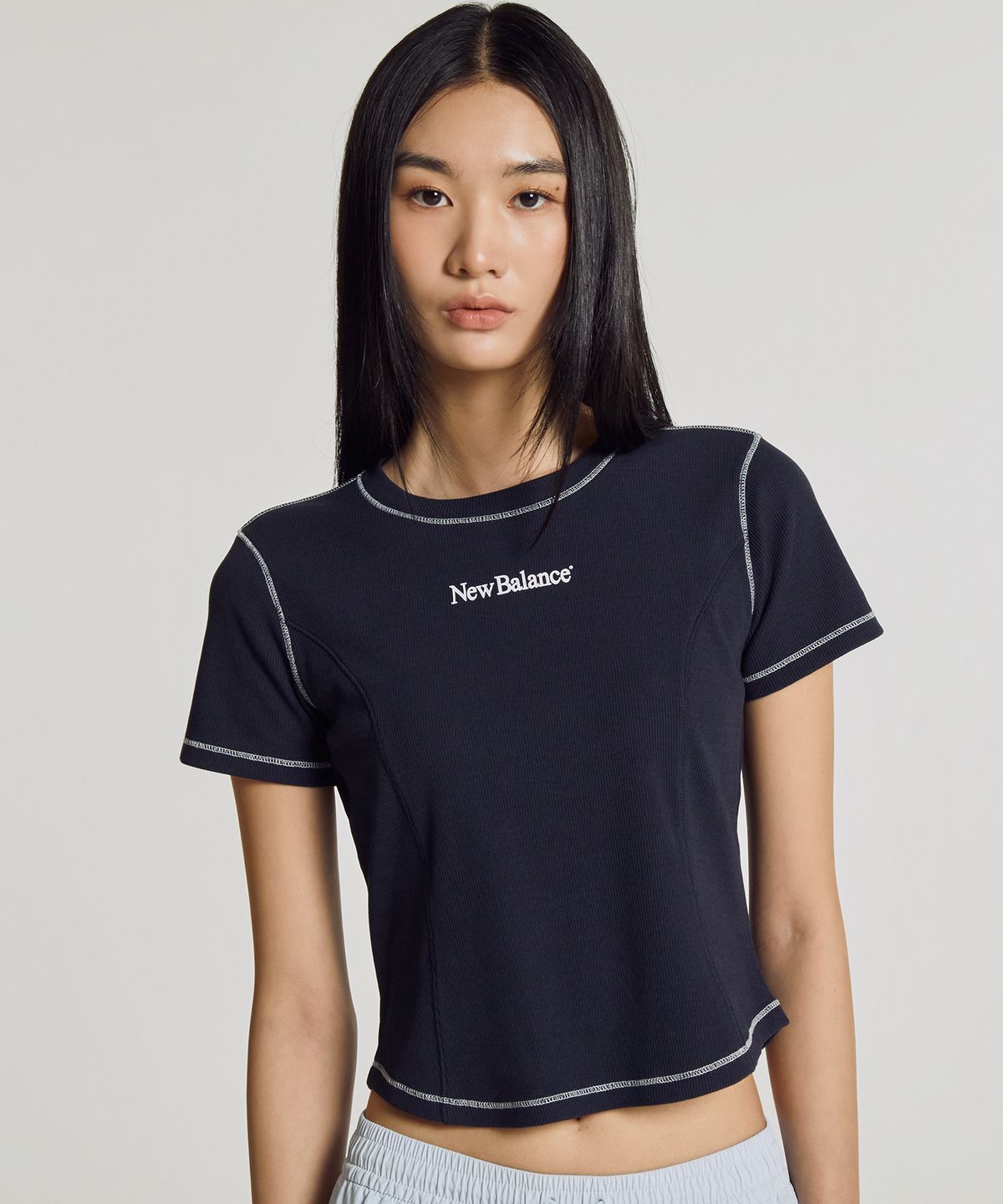 뉴발란스(NEW BALANCE) NBNEG3W652 / WOMEN 에센셜 골지 반팔티 (NAVY)