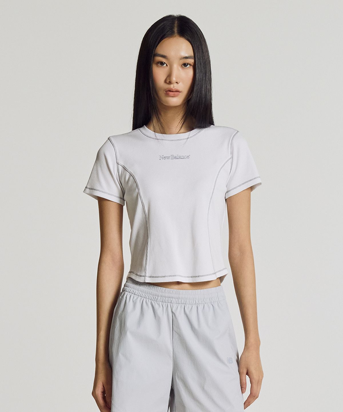 뉴발란스(NEW BALANCE) NBNEG3W652 / WOMEN 에센셜 골지 반팔티 (WHITE)