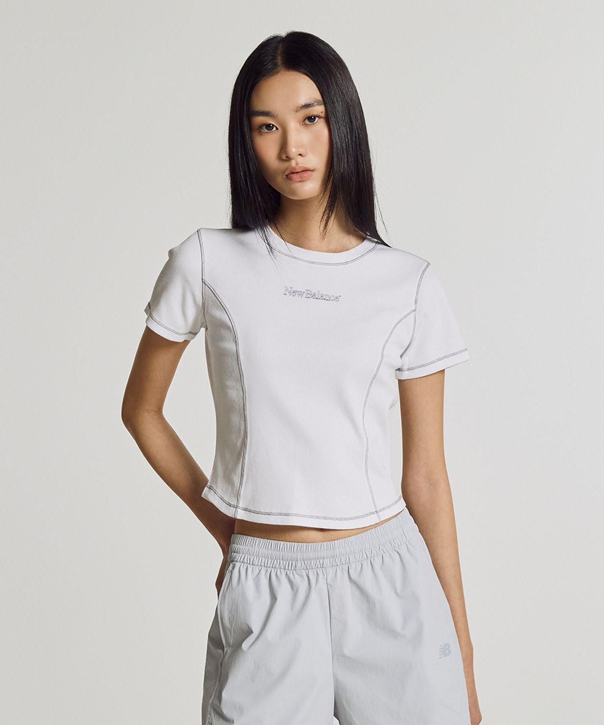 뉴발란스(NEW BALANCE) NBNEG3W652 / WOMEN 에센셜 골지 반팔티 (WHITE)