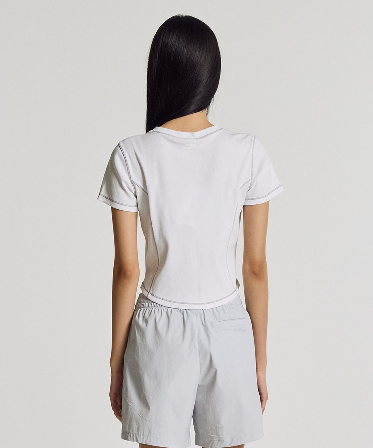 뉴발란스(NEW BALANCE) NBNEG3W652 / WOMEN 에센셜 골지 반팔티 (WHITE)