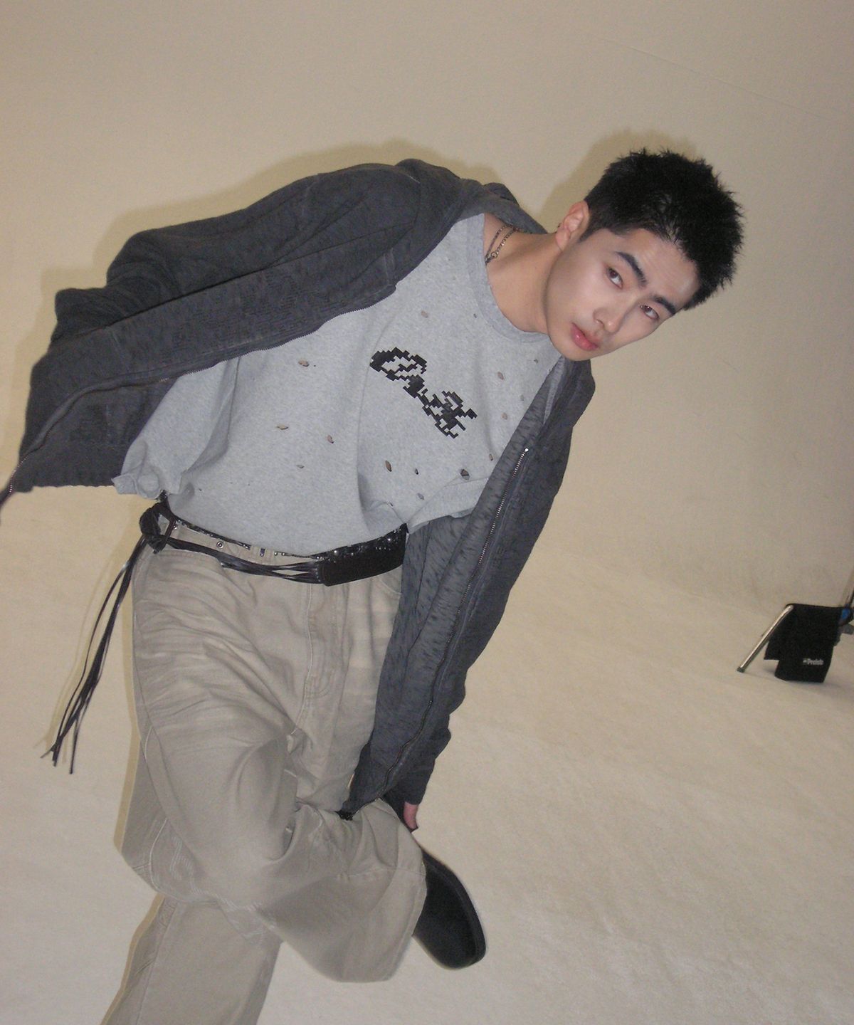 엔드릭스(EDLIX) Hole Leather Pixel Logo T-Shirt (Grey)