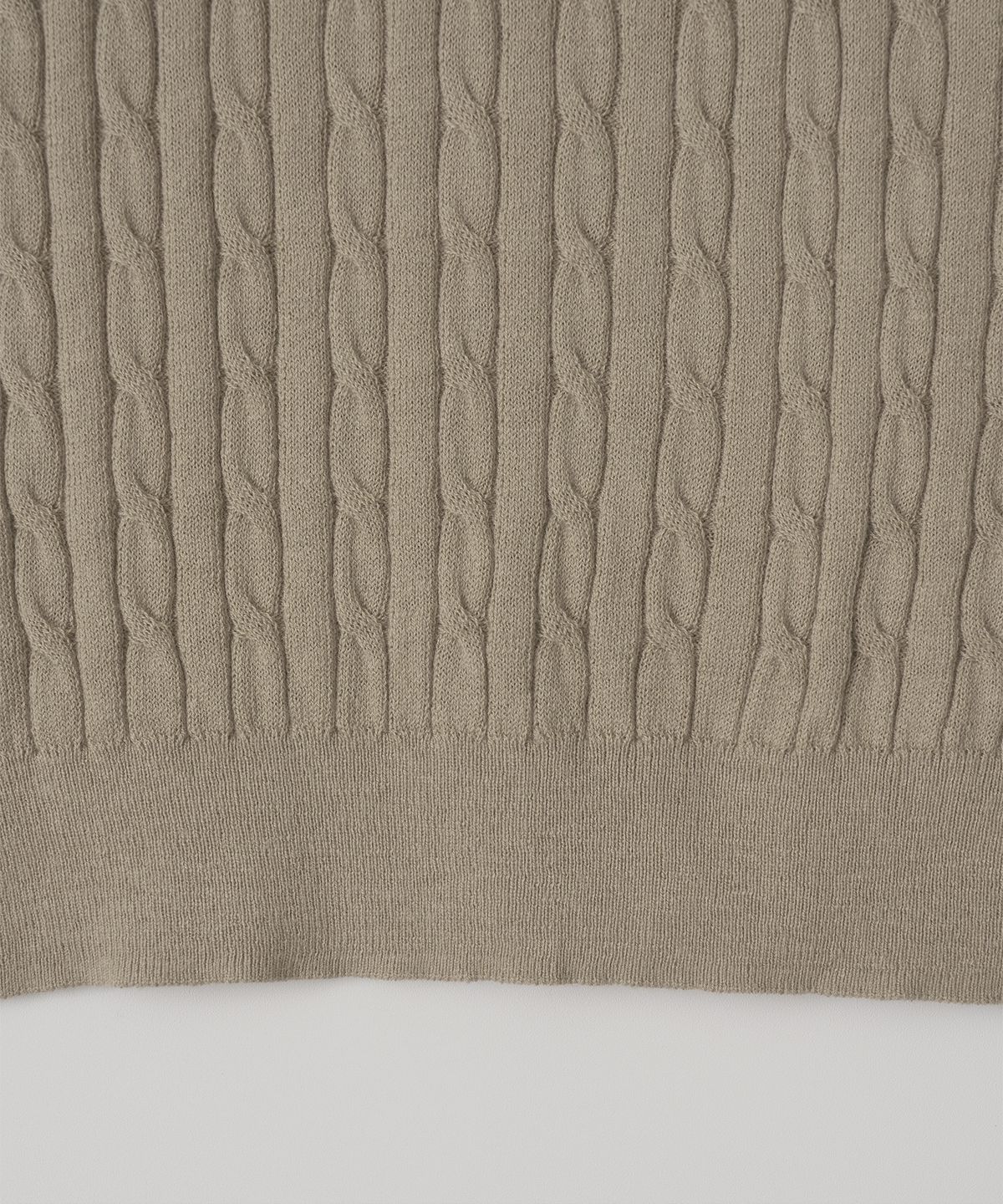 어나더오피스 우먼(ANOTHER OFFICE WOMEN) W. Henley Neck Cable Knit (Light Khaki)