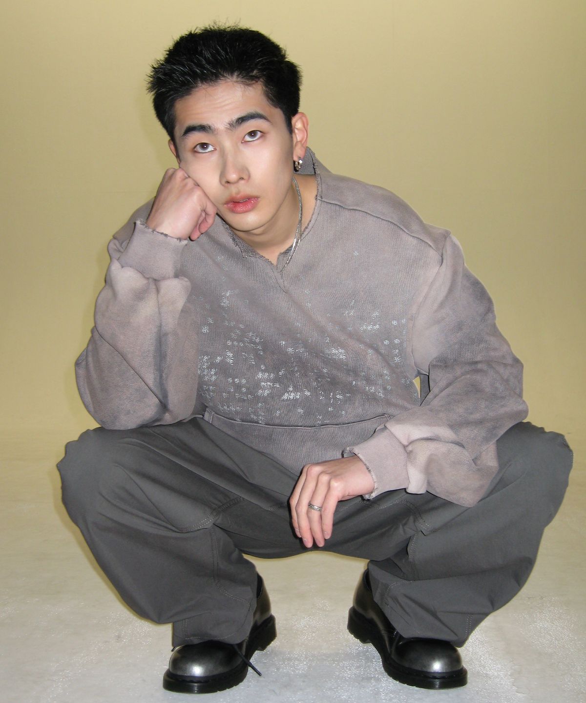 엔드릭스(EDLIX) Starring Fade Sweatshirt (Charcoal)