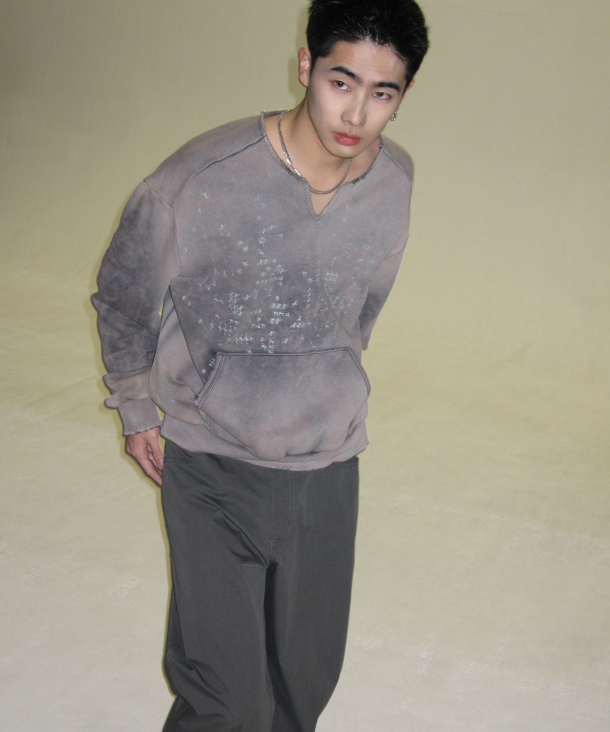 엔드릭스(EDLIX) Starring Fade Sweatshirt (Charcoal)